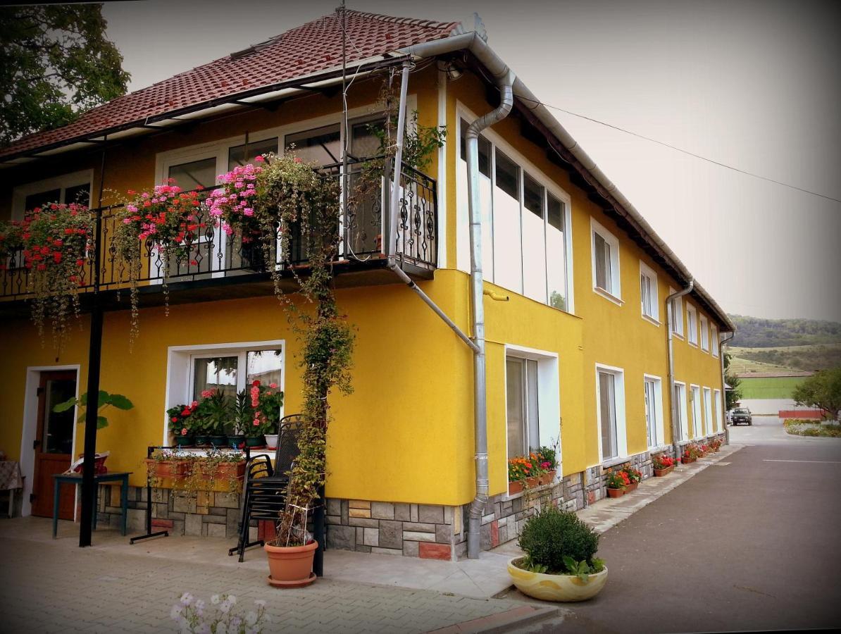 Cazare La Troita Hotel Codlea Bagian luar foto