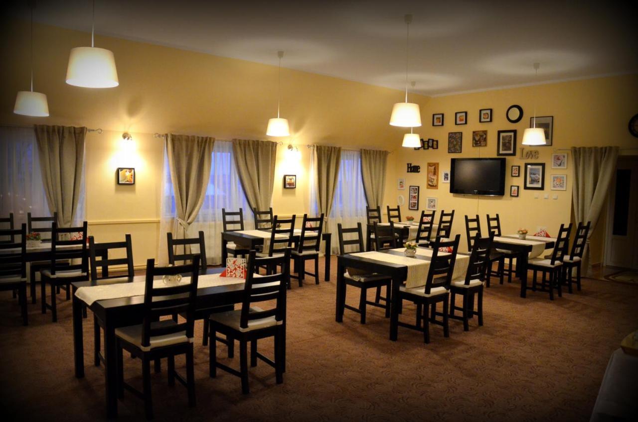 Cazare La Troita Hotel Codlea Bagian luar foto