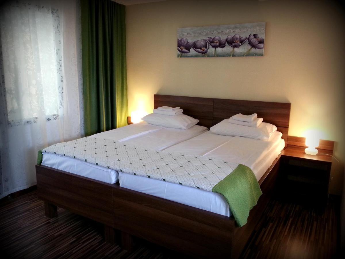 Cazare La Troita Hotel Codlea Bagian luar foto