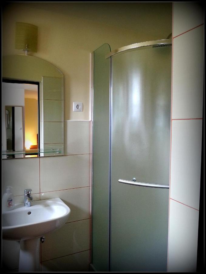 Cazare La Troita Hotel Codlea Ruang foto