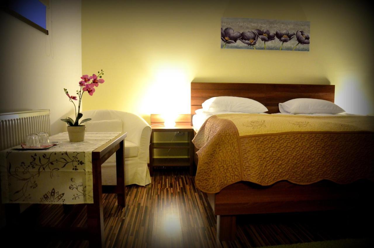 Cazare La Troita Hotel Codlea Bagian luar foto