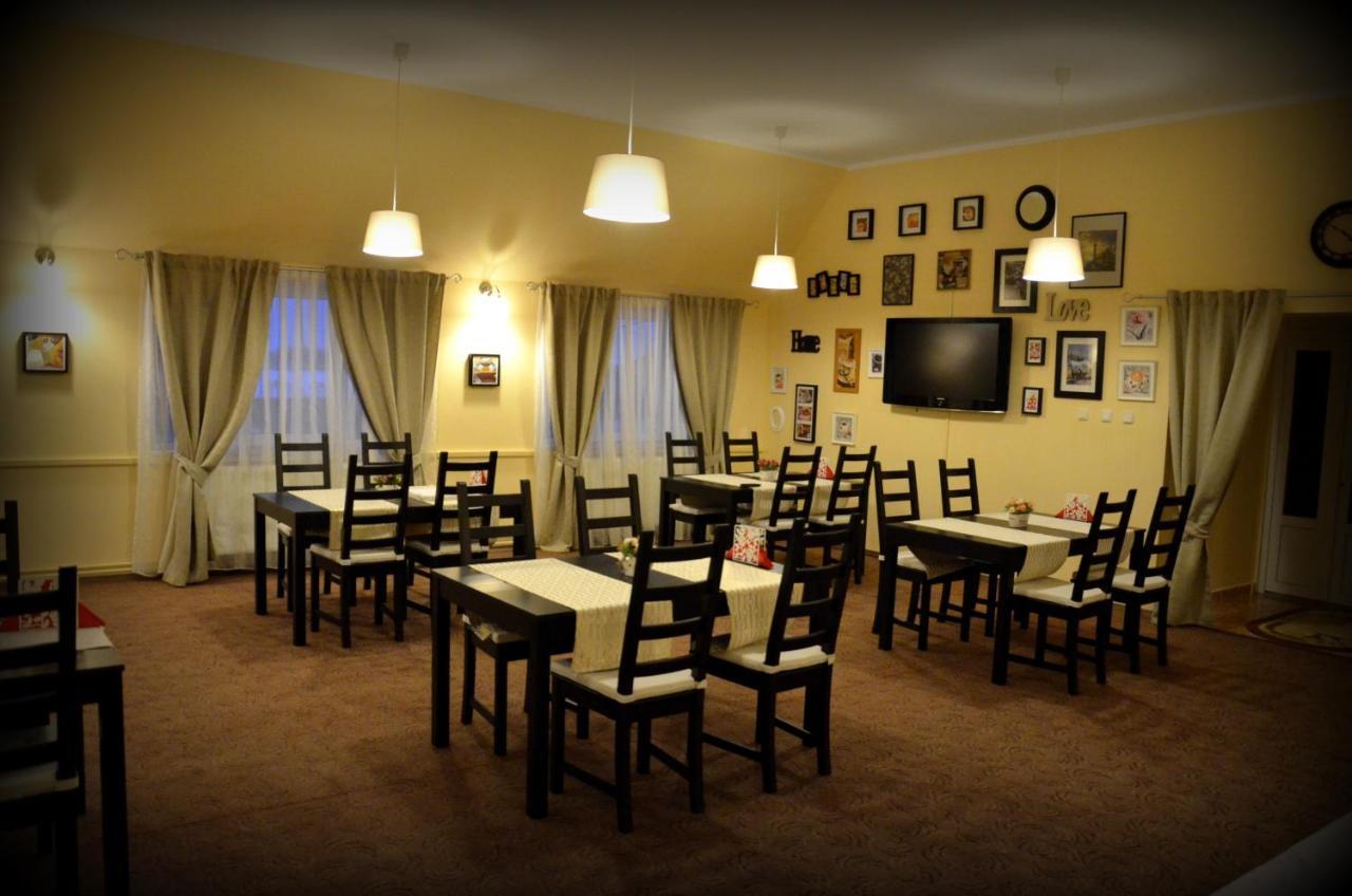 Cazare La Troita Hotel Codlea Bagian luar foto
