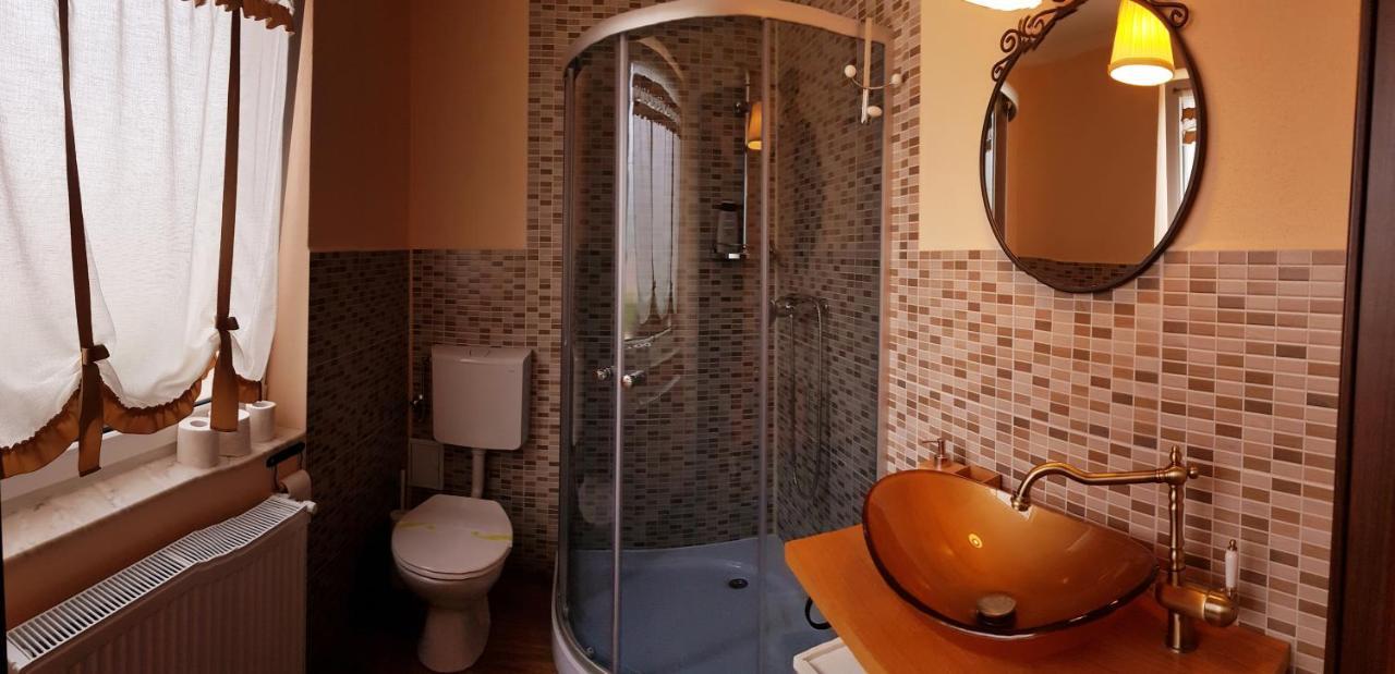 Cazare La Troita Hotel Codlea Bagian luar foto