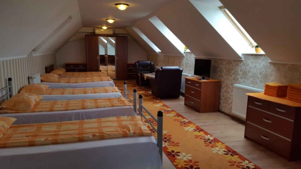 Cazare La Troita Hotel Codlea Bagian luar foto