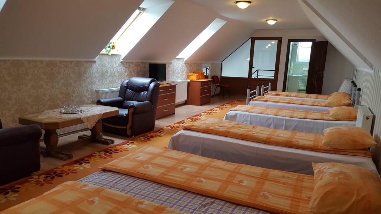 Cazare La Troita Hotel Codlea Bagian luar foto